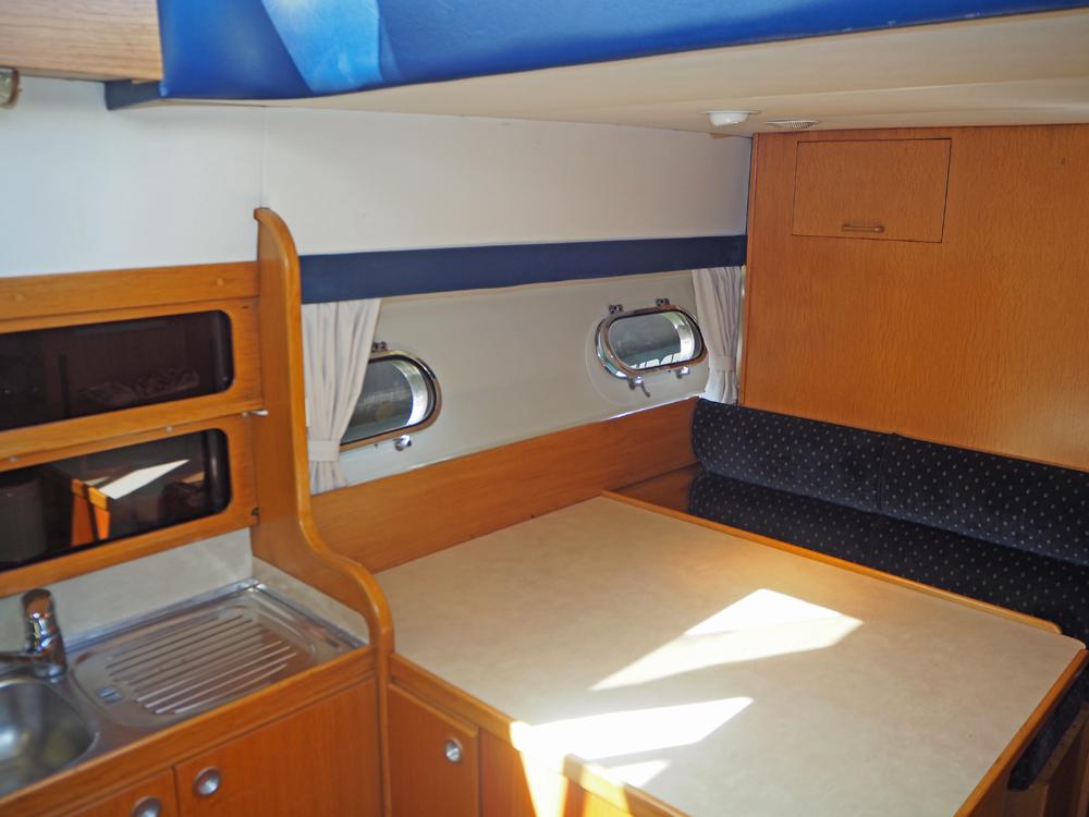 Cabin en avant, H&eacute;bergements